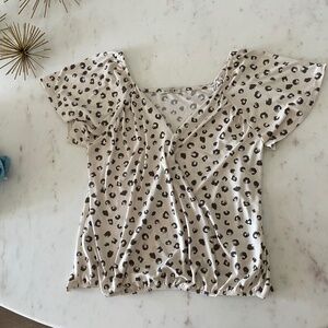 White Cheetah Print Blouse Size Large by Beacon